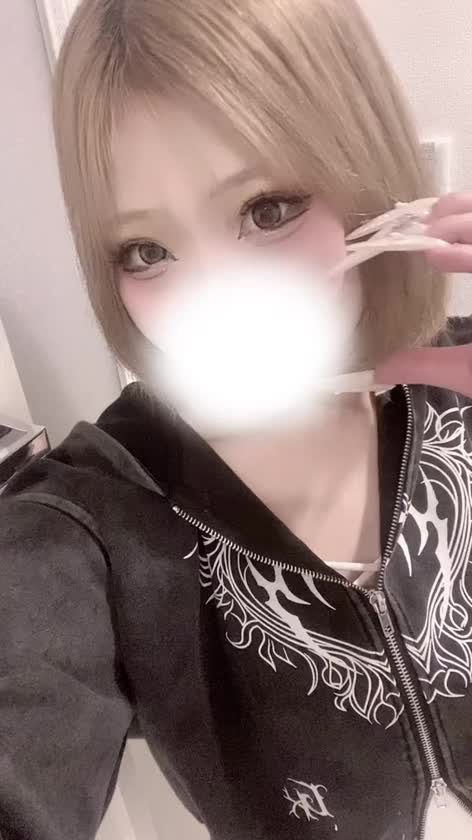 今日は天気よくてるんるん☀️🩷

金曜日が最終日だからそれまでに福島のお土産買って帰ろうと思ってるんだけど、何が有名なんだろ〜？🥺🎀

親戚がみんな福島の人達でよく、ままどおるは貰うからままどおるは買って帰るつもりなんだけど、他にもおすすめあったら知りたいなっ✨

優しいお兄様たち教えて〜🫶🏻💕
美味しいのいっぱい買って帰りたいっ🤍
