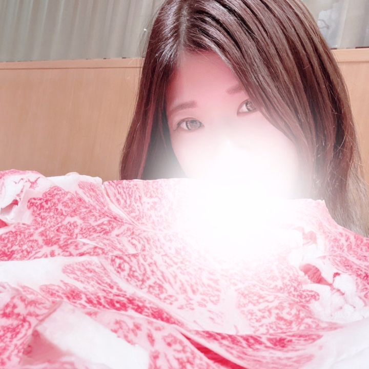 こんばんわ✨️
今日はちょっとしたお祝いで、
お友達とすき焼きに～🍖💕
美味しすぎて、お口が幸せ♡♡♡


6月♡出勤予定🫶！
6/17♡19♡20♡26♡27♡29
♥18:30-23:30♥

どきとき♡わくわくで
ご予約お待ちしてますね～💕✨️

フォロー♡メッセージもしてくれたら
嬉しいなっ💋💓

あおか🩵