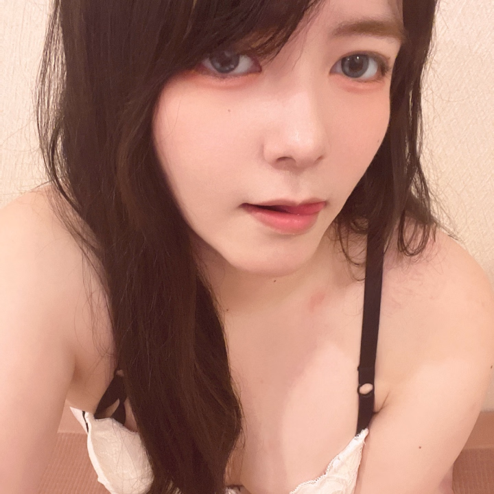 おはようございます♡
今日は15時から24時までいます！

こはなのパワーで癒せたら嬉しいな♡