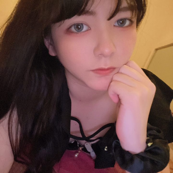 おはようございます♡
今日も13時から24時までいます！
よろしくお願いします*ˊᵕˋ*

明日お休みだからいっぱい写真撮りたいな