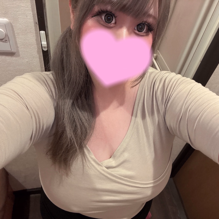 今日会いに来てくれたお兄さんたち、
楽しい時間を本当にありがとうございました🫶💕

「りさちゃん」との初の3Pもたのしかったな〜🎶

たくさん笑って、いっぱいくっついて…
あっという間の1日だったな🥹🤍

「また来るね」って言葉もすごく嬉しかったよ‪‪❤︎‬
次に会えるのを楽しみに待ってます🥰

明日はお休みなので、今日はゆっくり休みます🌙
また次の出勤で元気に待ってるね♡

次回出勤は6/30 17-24時だよ‪‪❤︎‬

🎀ご予約方法🎀
当日はお店に電話で予約お願いします🤲
お急ぎの場合も電話でお願いします📞

■希望日→
■予約時間→
■希望コース→
■会員番号→
■初めてor本指名→
■オプションの有無

⬆️ご予約の際はトークにこれを送ってね‪‪❤︎‬

みいひ