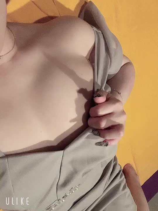 おっぱいもみもみ♥️


嫌いなお兄さんいないよね？


りさはぺろぺろ👅はだけど( *´艸`)



りさ🌟