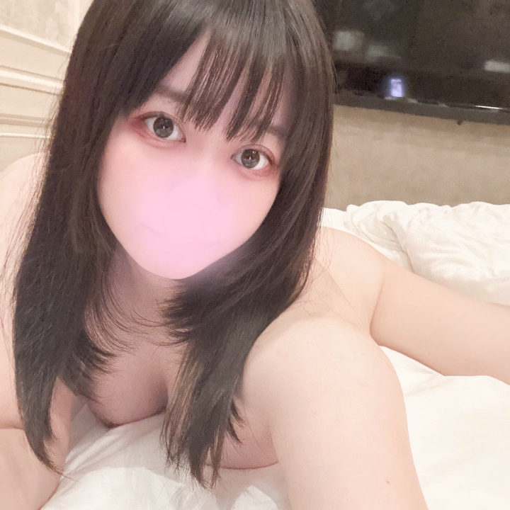 初めまして✨
えむです🎀



1/20から10日間お世話になります🥺


えむはふわふわおっぱいと
唾液ジュボジュボふ♡らが得意です🎶



受け責めどちらも大好きなので
どんなお兄様でも楽しんで貰えると思います♡



まずはえむの笑顔で、次にふ♡ら
そして…キツキツの💗
順番にどんどん心射抜かれに来てくださいね💕︎💕︎💕︎




事前予約お待ちしております☺️