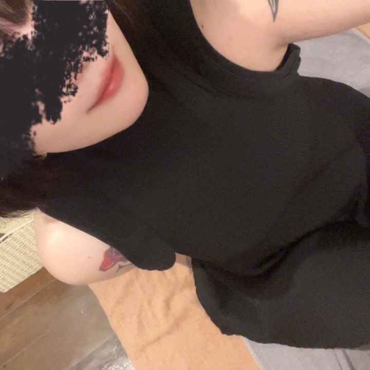 お疲れ様〜♡

明日もお店に居るから会いに来てくれると嬉しいな(∗ˊ꒵ˋ∗)
