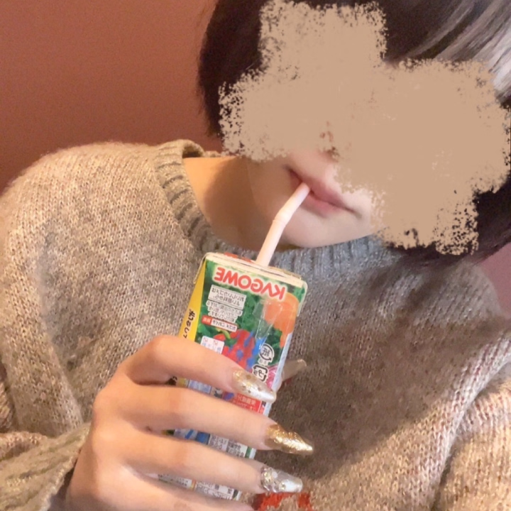 おはよ〜♡

今日は朝イチからお店に居るよ❣️

昨日会えなかった人とか会いに来てくれたら嬉しいな(∗ˊ꒵ˋ∗)