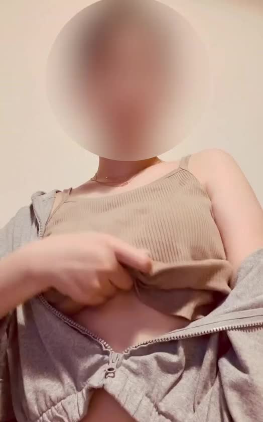 今日も1日おつかれさま

今日の下乳
月1のあれ週間だからめっちゃはってる😢