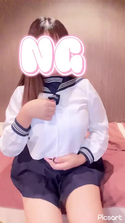 おはよう☀️
今日はちょっとドキドキしながら準備してるよ💄
朝から「今日は誰に会えるかな？」って考えちゃって…
優しくぎゅってしてくれるお兄さん、待ってるね🍒
今日もたくさん笑顔になれますように♡