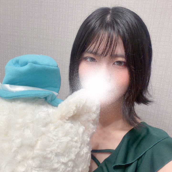 こんにちは!新人のこゆめです🤍🫧
まだまだ慣れてない新人で緊張してるんですけど、少しずつ成長できるように頑張ります🥰
優しく見守ってくれたら嬉しいな🫣💕
よろしくお願いします❣️