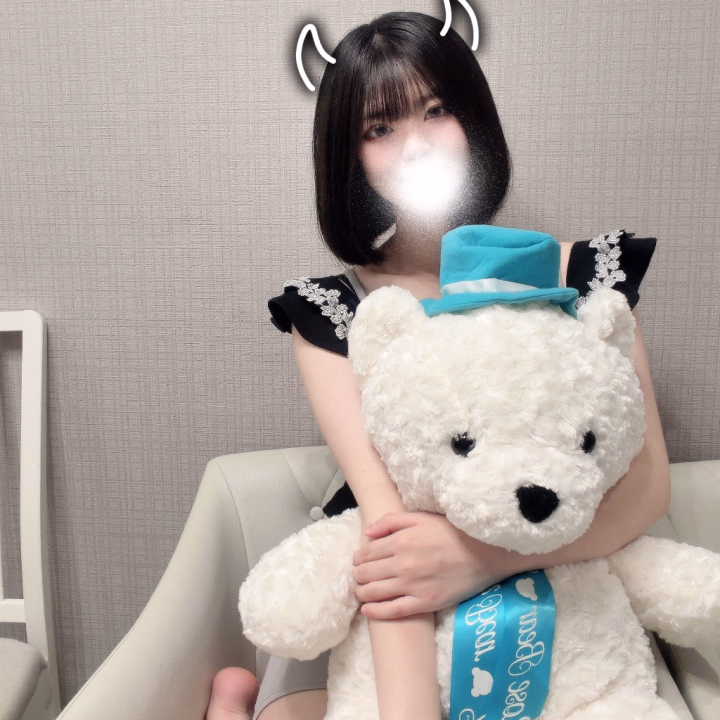 ねえねえ、お兄さんたちに聞きたいことがあるの🥺💕

こゆめには何色のドレスが似合うと思う？🎀👗

お兄さんが選んでくれた色のドレス、着てみたいなあ…♡

こゆめに似合う色、教えてほしいな？🫶🏻💗
いっぱいコメントしてくれたらうれしい‼️