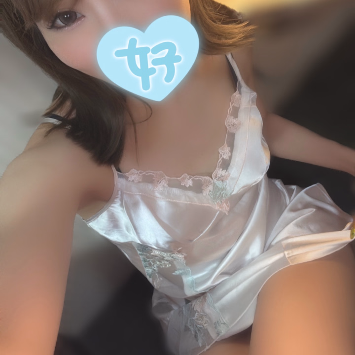 こんばんは！ひいろです🐈‍⬛🎀

今日までベビードールイベントです👶🏻💖
ひいろさん白のえちえちなベビードールでお迎えします😉💓

明日美容室行ってイメチェンしようと思ってるので清楚系？なひいろさん今日がラストです🤣笑
短い時間だけどお店にいるので遊びにきてね🥰