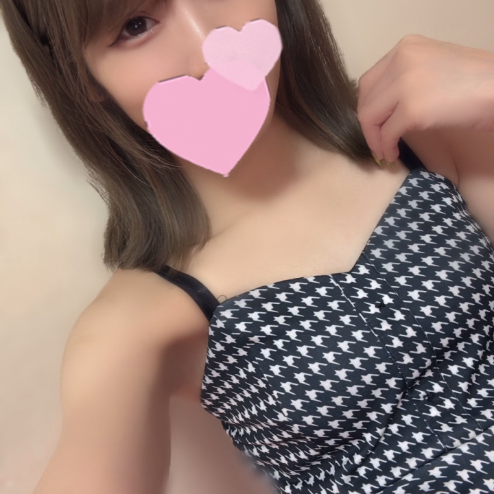 こんにちは！ひおなです🐈‍⬛🎀

台風無事に過ぎ去ったのかな？なんかお天気落ち着いてるきがする🥳✨

朝から会いに来てくれたお兄さまたちありがとうございました🥰雨の中大変だったと思うしとても感謝です😍

もう夕方からは晴れそう？なので、もちろんひおなに会いに来るよね〜😘💓
待ってますよん😚💖