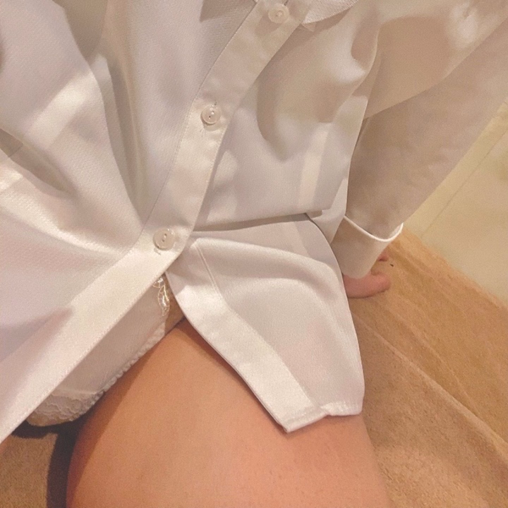 昨日
おうちに帰りついて
寝て
起きたら
こんな時間😭

毎月こいつの時期は
ありえないくらい
眠くなるし
寝ちゃう😴

まだまだ眠いから
おやすみ〜