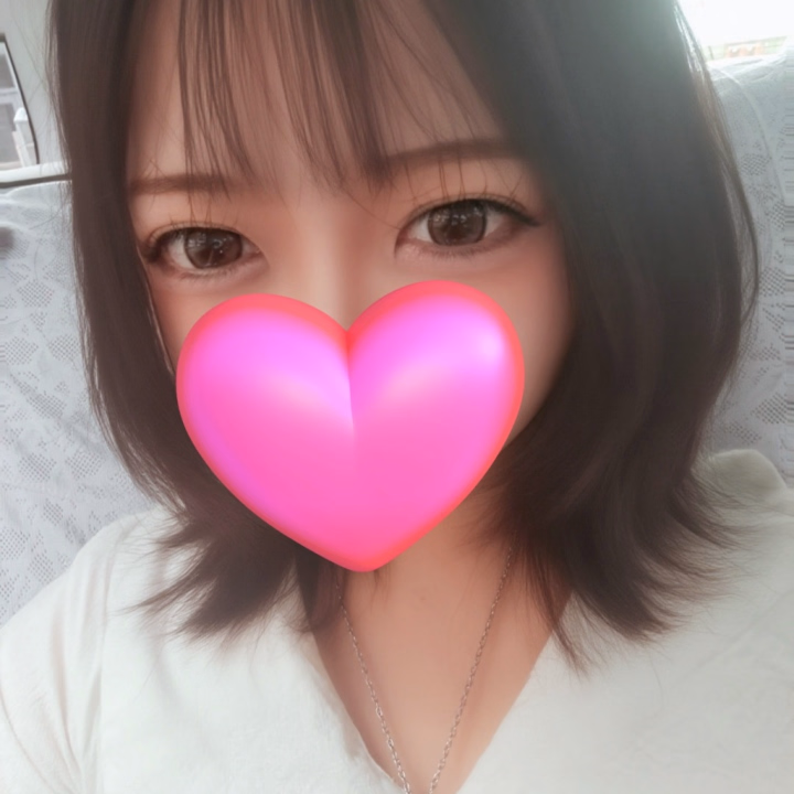無事羽田空港到着✈️
飛行機結構揺れて終始ビビってました笑
 
本日17時からお遊びいただけますので
是非会いに来てください🫶
 
期間限定ですがよろしくお願いします😊