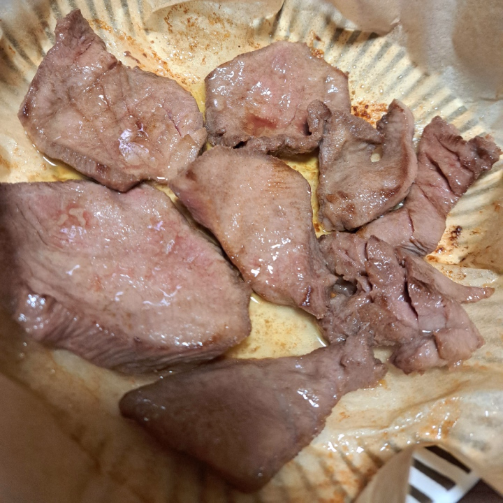 1人牛タンパーティーかまして
17時30分から出勤です😊
 
ぷりっぷりで美味しかった🤤
 
昨日から爆食期入ったので
恐らく来週女の子の日入るかと‎🤔
 
その前に会いに来てね💕︎