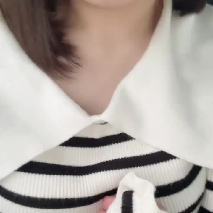 ほくろチラッ👀✨