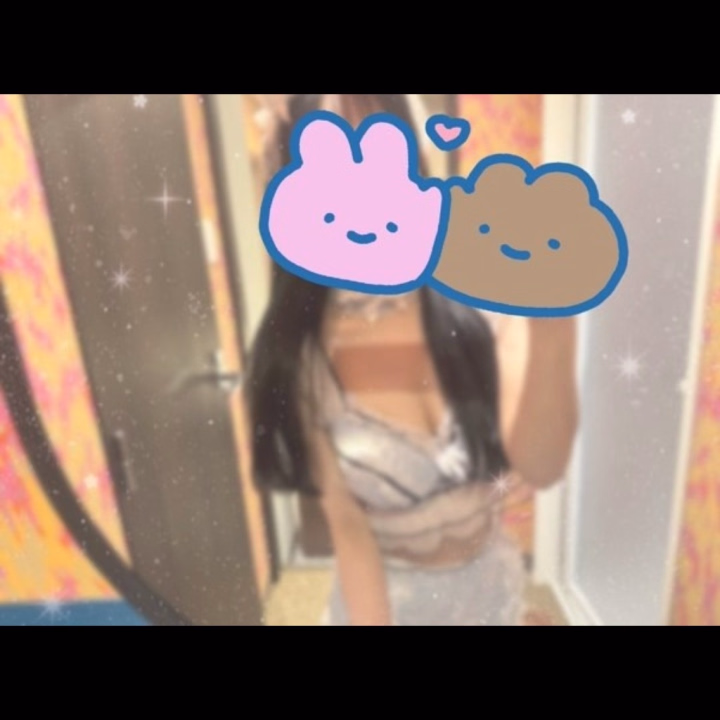 おはようございます！
昨日のお休みは急にやってくる持病のせいで後半ずっと寝てました‪( •̥ ˍ •̥ )‬
お休みの日で良かったし家いてる時で良かった(´⊙ω⊙`)



水曜日と木曜日遊びに来てくれた仲良しのお兄さん方、初めましてのお兄さん方ありがとうございます( ⁎ᵕᴗᵕ⁎ )❤︎
時間かかるけどまた改めてお礼書かせてもらいます(´,,•ω•,,`)



今日も10:00〜15:00まで受付で出勤します♡
土日どっちも予約なくてびっくりなんで、助けたろかってお兄さんいたらお誘いお待ちしてます߹ᯅ߹



次は月火お休みなのでその前にぜひ遊びに来てください( ⁎ᵕᴗᵕ⁎ )❤︎







💌５月６日（水）のお礼日記です💌



♡100分来店指名様♡
わー！まさかの2回目が3日ぶりなんでめっちゃ早めに会いに来てくれてありがとうございます♡♡
この前がめっちゃ良かった！って覚えててくれて
お尻の柔らかさにもプチハマりしてくれたみたいで(笑)
今月これ以上来たらやばいから5月中に来たら出禁にしてては面白い(笑)
またいつでもお誘いお待ちしてます！
