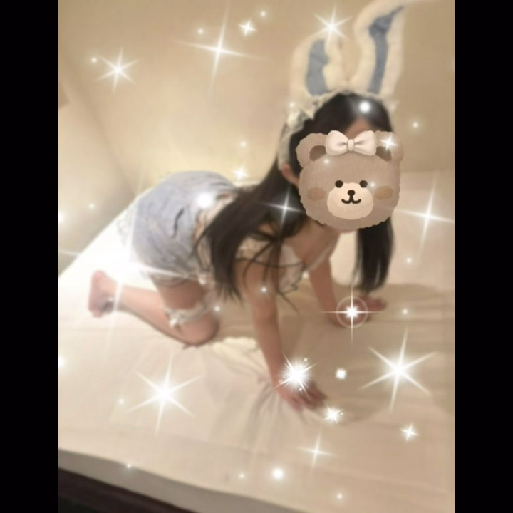 おはようございます！
昨日日記書きそびれました߹ᯅ߹

今日はお昼過ぎたら雨降るんかな？
今週土日予定の兼ね合いで出勤時間18時とかまで延ばそうかなーって考えてたけど台風くる感じかな(　˙-˙　)
まあ様子見します‪( •̥ ˍ •̥ )‬



本日10:00〜15:00まで受付です◎
今日は予約入ってないので予定が寂しいです߹ᯅ߹
もし良かったらお誘いお待ちしてます！