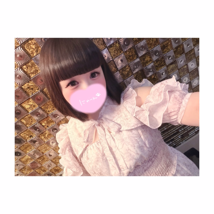 18:00から出勤してます~なのはです😊🌼
.
先ほどまで桃李さんのお部屋をお借りして
いたのですが､今はクラブハートにいます💗
ちょっぴりバタバタ移動してました🤭💨
.
ラストまでいるので､お時間のあるお兄さん
なのはに会いにきてくれたら嬉しいな🫶🏻♡
.
月曜日って気分が上がらないな~って方も
多いですよね(>_<)💭
そんな日はなのはと一緒にのんびり癒しの
時間を過ごしませんか？💓
.
「明日からまた頑張ろう✨」って思っても
らえるような時間を届けられたら嬉しいです🥰
.

なのは🌼