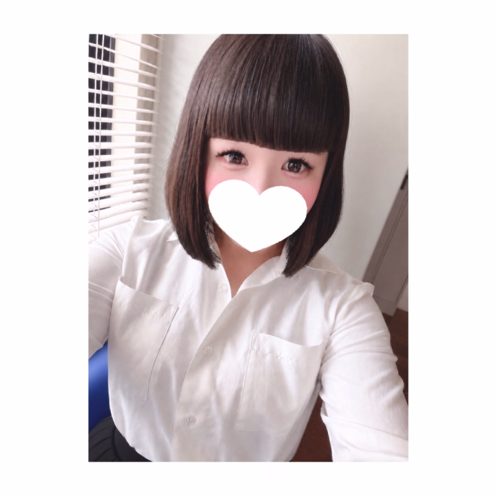 華金~✨
今日も元気に出勤してます､なのはです🌼
.
月曜日から昨日まで､会いにきてくださっ
たお兄さん方ありがとうございました🥰
.
日記はなかなか更新できなかったですが
仲良しさんとも初めましてさんとも素敵な
時間を過ごさせて頂いて､とっても幸せな
毎日でした(◜ᴗ◝ )💓
.
特にびっくりしたのが､フリーで来てくだ
さった初めましてのお兄さんと意気投合して
別日に150分のご予約を頂けたこと…🥹✨
.
そんなこともあるんだなあって本当に嬉し
くて驚いちゃいました🫨♡
.
限られた時間の中でも､なのはのことを気
に入ってくださって「また会いたい」って
思ってもらえることがすごく嬉しいです😢
.
お兄さん方から頂く優しい気持ちは､なのは
の頑張る力になっています( ߹ㅅ߹ )💪🏻
.
これからも「会えてよかったな」って思っ
てもらえるように､頑張るので見守ってもら
えたら嬉しいです😌♡
.
あっ､ちなみにばっさり髪を切りました💇🏻‍♀️
.





なのは🌼
