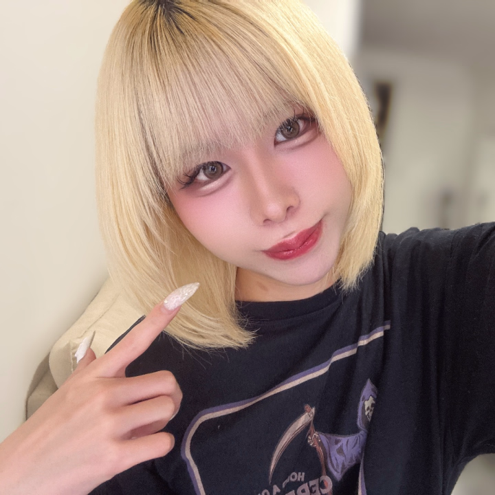 実はね……来週の火曜日に髪の毛を暗くする予定なんだ〜っ> ̫ <♩✨
数年ぶりの黒髪かもしれないから、自分でもすごーくドキドキしてるのっ！

だから、いまの【金髪つかさ】を見納めできるのは、なんと【今日と明日だけ】だよっ🙈💭💕

黒髪のつかさになっても、変わらず好きでいてくれるかな……？🥺💭

金髪の見納めに来てほしいし、黒髪前のちょっとドキドキしてるつかさを抱きしめに来てほしいなっ♡

髪色を変える前ってなんだかわくわくしちゃって、朝から身体の奥がじんわり熱くてムラムラが止まらないの……っ😏🔥💦

今日は【15:00〜】すぐにご案内可能で、夜【21時まで】たっぷりお店にいるよっ⏰

ひんやり冷やしたお部屋で汗ばむ肌をピッタリ重ね合わせて、金髪最後の濃厚でアツアツな時間にしようねっ💋

今日すぐのご予約で、お部屋で首を長くして待ってるねっ🧸💖

つかさ🌙