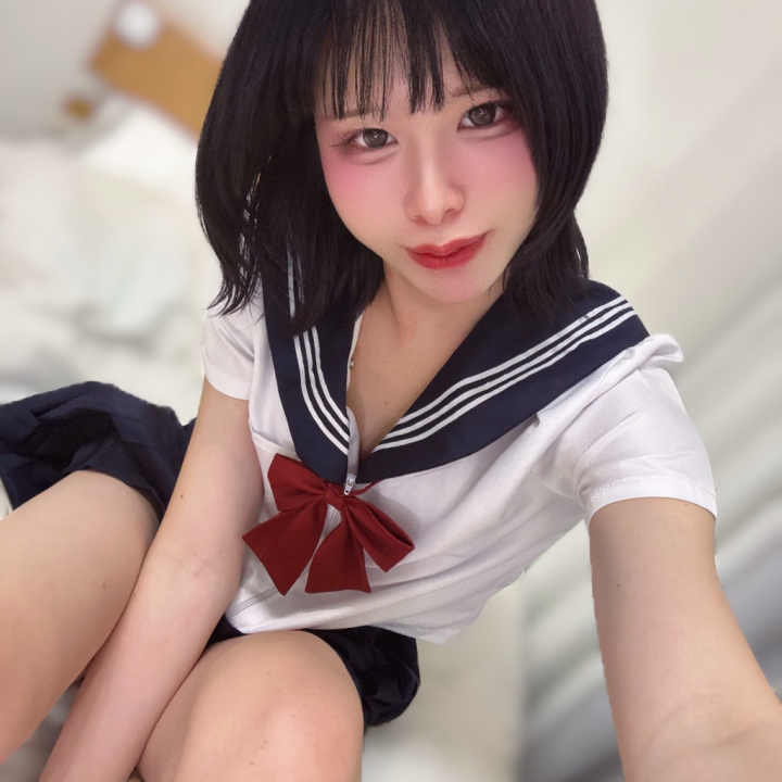 じゃじゃ〜んっ✨ ついに昨日、髪の毛暗くしちゃいました〜っ> ̫ <♩
数年ぶりの黒髪つかさ、どうかな……?似合ってるかな……?🥺💭
自分ではすごく新鮮でめちゃくちゃお気に入りなんだけど、おにいさまに見せるのドキドキしちゃうなっ🙈💭💕
お店はもちろん、ぺけななでも早く新しいつかさをお見せしたいから、早くおにいさまの反応が知りたいなっ♡
そしてそして……なんと【明日から1週間】長期お休みをもらっちゃいます……🥲💦
だから、黒髪になったばかりのつかさに直接会えるのは【今日がラスト】だよっ!
1週間もおあずけになっちゃう前に、絶対つかさをぎゅーっと抱きしめに来てほしいなっ🥺💭💕
今日は【18時まで】と少し短めの出勤だから、お仕事の合間やすきま時間に今すぐ飛んできてねっ⏰