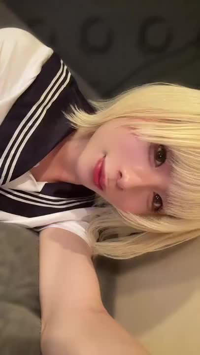 ちょっと可愛い角度、研究してみたの📸
ちゃんと届いてるかな〜この気持ち♡
お兄さまが可愛いって思ってくれたら、それだけで今日ハッピー💋