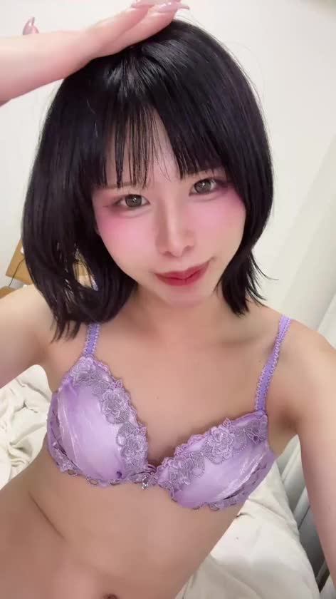 下着姿で動画撮ってみたっᐡ ⊃ ·̫ < ᐡ.ᐟ

綺麗な体にお兄さまのアッツイのお欲しいなーっ💗💗