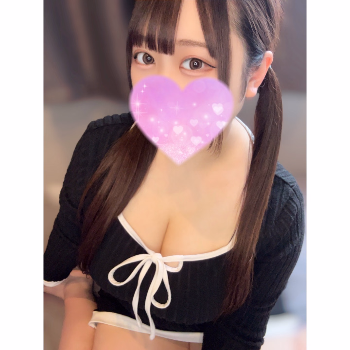 昨日のラストお誘いしてくれた
本指名様ありがとうございました🎀

ただでさえロングなのに
更にコースアップ嬉しすぎたよ〜😭💖

もうムラムラ溜まりすぎてて
いつもより変態度増してたね😏🈲

コスプレも玩具も
めちゃ準備よくて😂(笑)

｢れのちゃんの体ほんとエロい！好き！｣
っていつもたくさん愛でてくれて
ありがとう🫶🏻💕💕

攻めも受けも交代しながら
じっくり楽しめちゃったね💜

濃厚すぎてヘトヘト〜🫣💓💦

ヘトヘトの後のご飯と飲み物が
ほんとに美味しすぎたよ😂🍚✨️
いつもご馳走様です🙏🏻💓

次回まで少し空いちゃうけど
浮気せずに待っててね🥺❣️




れの