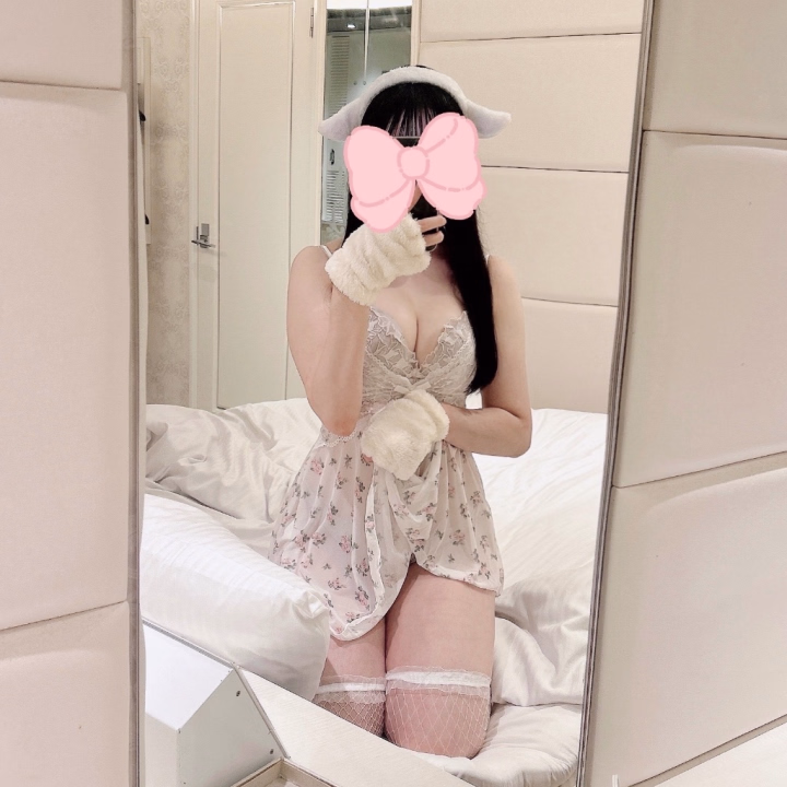 退勤しましたー！🥹💞
今日も1日ありがとうございます🙇‍♀️今日も私のために貴重な時間を作ってくださったお兄様本当にありがとうございます🍀差し入れくださったお兄様もありがとうございます心もお腹も満たされました！🥹
次の出勤は7月の1、4、8、11、13日の7-17時ですよろしくお願いいたします🤲🏻