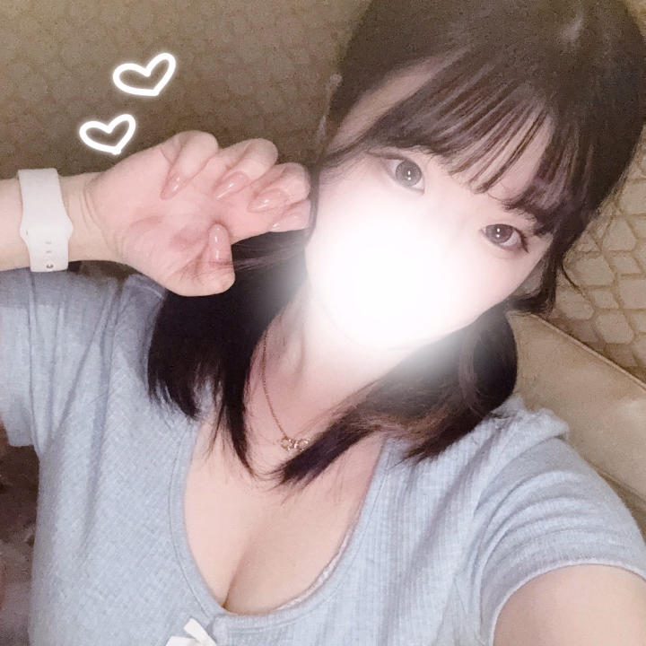 Flower 本日店休日です💭


明日は19:00~オープンしてるので良かったら遊びに来てくださいっ👶🏻💕


明日と明後日はイベントなので要チェックです✅


ゆら🌷