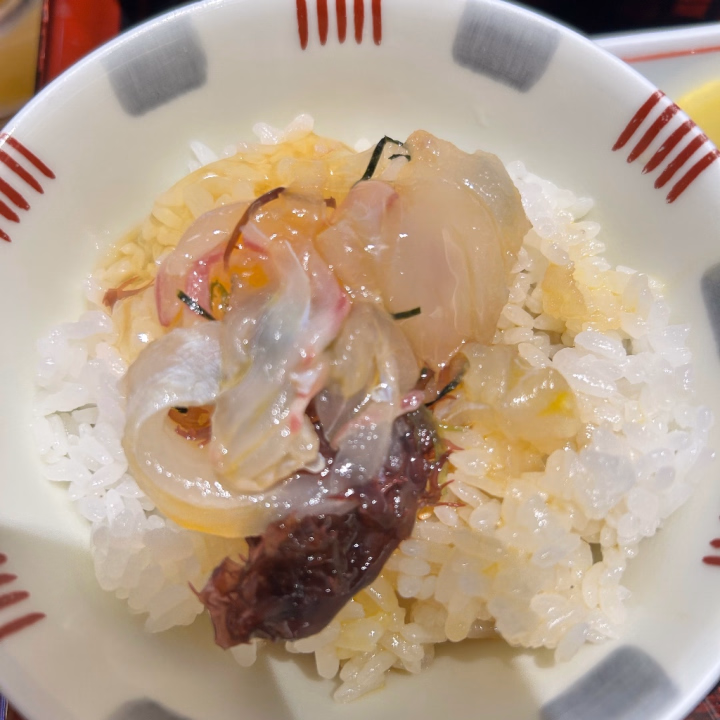 こんばんは！

ワッフル大好きわふるです🧇

愛媛に上陸しました！

さっそく鯛めし食べました😋

とっても美味しかったです🥰

お兄様方のおすすめも教えていただきたいです🫶