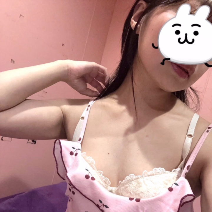 こんばんは🌙

こんな時間だけど、まだ起きてる方いますか…？

本日、無事にデビュー日を迎えることができました🌸

緊張でいっぱいでしたが、お会いしてくださった皆さまのおかげで楽しい一日になりました✨

まだまだ慣れないことも多いですが、これから少しずつ成長していけたらと思います☺️

明日21日は8:00〜18時出勤ですので
ご予約お待ちしております🍑

本日は本当にありがとうございました！
おやすみなさい🌙