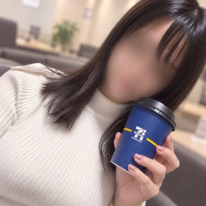 コーヒー大好きなさくらです🌸
寒いからホットはじめまみた☕️

先程はありがとうございました⟡.·*.
お部屋を暖かくして、お風呂まで沸かして頂いていて嬉しかったです( *´꒳`*)
お外寒いから、お部屋入った時に感動しました♡笑

一緒にぬくぬくできて楽しかったね♡
寒い夜はお風呂にちゃんと浸かりましょ𓈒𓂂𓏸

ちなみにセブンで青い方のコーヒーが今なら30円引きでお得ですよ(突然の謎告知)

後半戦もお待ちしております⸜(*˙꒳˙*)⸝
帰りもお気をつけて⟡.·*.