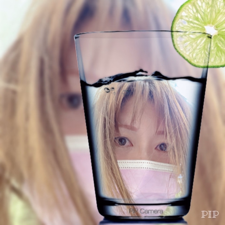 おはようございます^_^

今、整形外科でリハビリ中！

交通事故の治療で電気あててます（笑）

今日は、13時から20時まで出勤してまーす♡