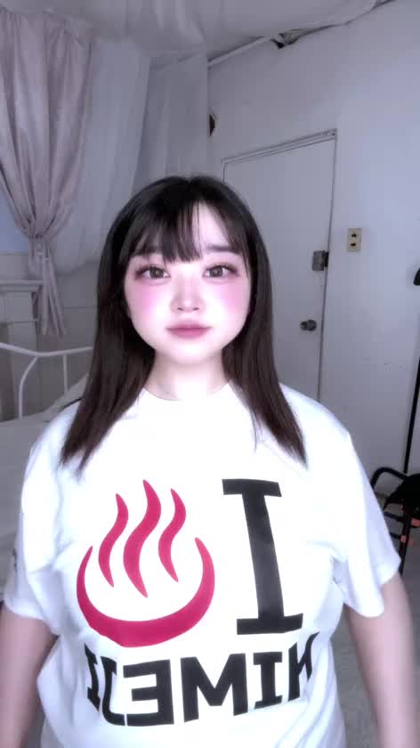 このTシャツ可愛くないですか🤣♡

着させてもらいました😊

Tiktokも見てください👀