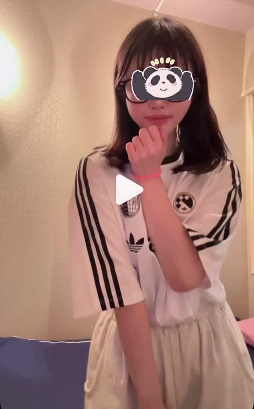 駆け込み③🙇🏻‍♀️💦
画面、近すぎた件。

今日の退勤クライマックス
お店のエントランスの階段で
よそ見してたら
まさかの豪快に
踏み外して転がっちゃう始末😅💦
落ちてる時めっちゃスローモーション😇
恥ずかしすぎて秒で立ったけど
それでもやっぱり恥ずかしくて
ひたすら言い訳😂（謎に無傷）
ちょっとヒジ痛い気もする笑
パンツのポケットに入れてた
ラムネぶっ飛んでいってた😂
最後変なツボ入っちゃって
ニヤニヤしながら駐車場🅿️まで
行ったらちょっと変な人になっちゃったかも🥹💦