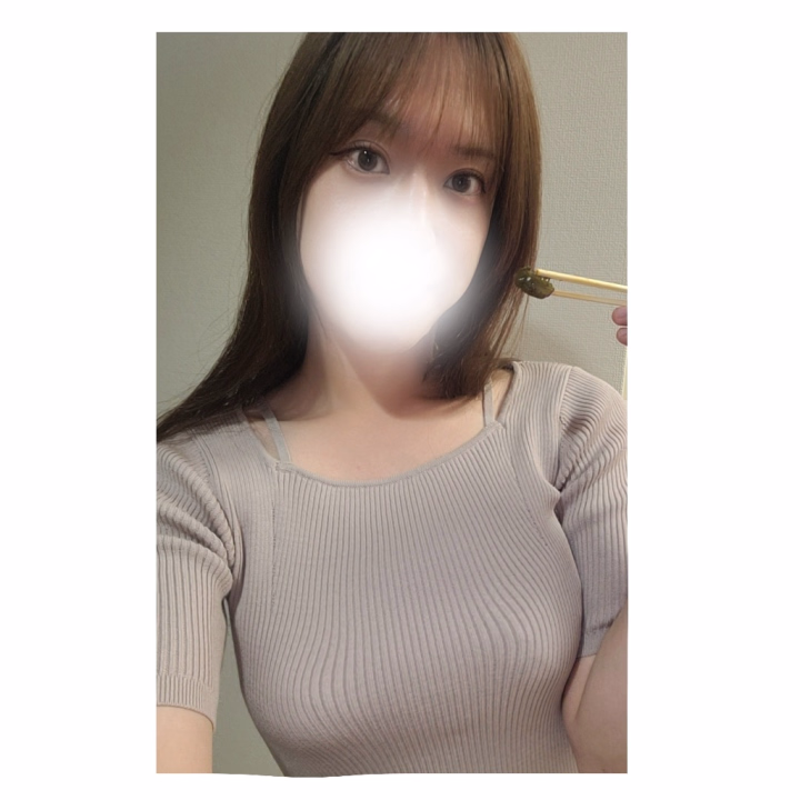 16（土）夜来てくれたお兄さん
今月もリピートありがとう︎🤍
いつもロングの時間でたくさん
いちゃいちゃしてくれるのに
まさかお土産まで用意してくれてる
なんて優しすぎます…！！(；；)
お兄さんにはいつも幸せにして
もらってばかりだから
感謝のきもちは言葉だけじゃなくて…
しっかり🫣伝えますね❓
来月もお兄さんいっぱい癒しちゃうよ



16（土）ラスト来てくれたお兄さん
勇気を出して会いに来てくれたこと
ほんとうにうれしかったよ︎💕
待ってるあいだ緊張してたって！
でもお話ししながら…
つぎはおとなりに誘って…
距離が縮まったらすごくいい反応を
たくさん見せてくれて、かわいい一面
独り占めしちゃいました ᴗ  ̫ ᴗ 💭
またなんとなく刺激が欲しくなった
夜には、いつでも思い出してね