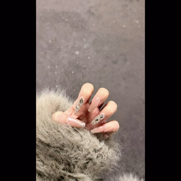 こんばんは おとです🎶

今日は17:00~22:00の出勤です✨

体調不良が重なり、約2週間ぶりの出勤になってしまってごめんなさい😭💦

久しぶりにも関わらずたくさんの予約ありがとうございます🫶🏻

おとに会いに来てね🎀