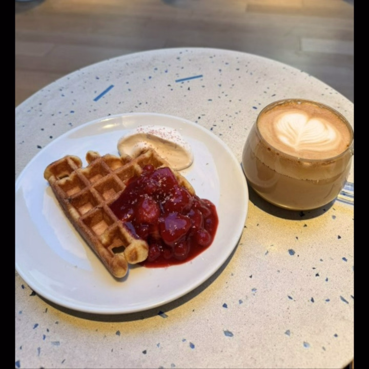 こんにちは おとです🎶
今日も17:00~22:00の出勤です✨

梅田のオシャレで美味しいカフェに行ってきました☕*°
カフェ巡りも最近ハマってるので良い所あれば教えてくださーい🧸🤍

優しいお兄様方からのご予約・お誘いお待ちしてます🎀