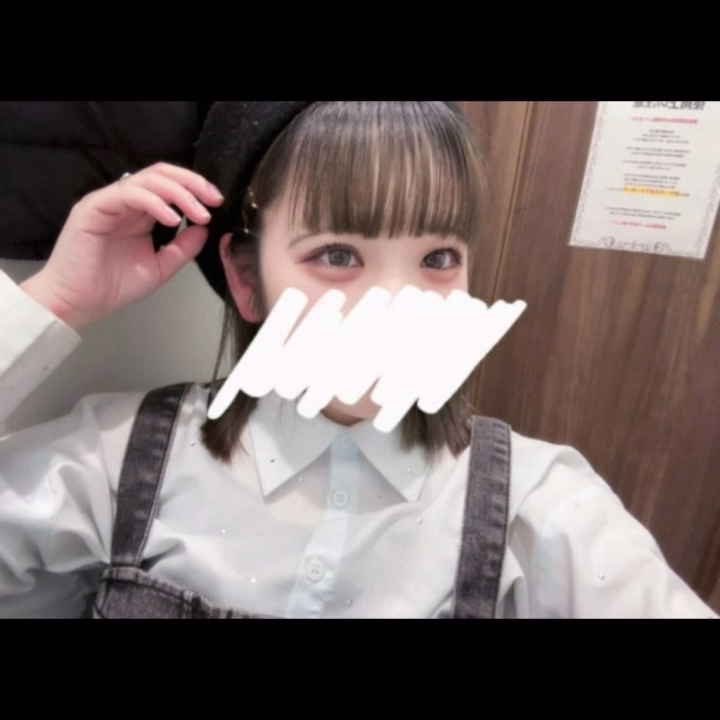 こんばんはっ✩.*˚かのんです！

今日お休み予定でしたが急遽出勤してます！！

久しぶりにベレー帽被ってテンションMAX❤️‍🔥✨️ぜひ見に来てね🥹

｡⋆｡˚ 本日16:00~24:00まで ˚｡⋆｡
ご予約お待ちしております📞✨️