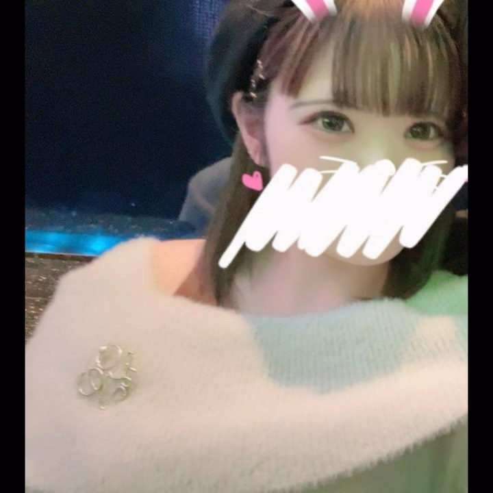 こんばんはっ✩.*˚かのんです！

今日は生憎の雨ですが、元気に出勤してますっ❤️‍🔥

雨で憂鬱な気分をかのんに癒されて吹き飛ばされてください😳💖

｡⋆｡˚ 本日18:00~26:00まで ˚｡⋆｡
ご予約お待ちしております📞✨️