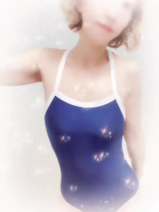 意外とスク水人気だったので番外編を☺️☺️
Hさは無いけれど(笑)
スク水着て少し恥ずかしいあきな感が出ちゃってます🫣💕
