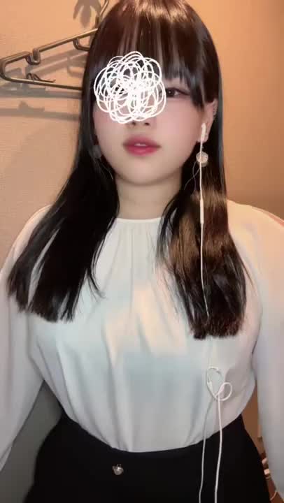 早漏なあそこをじわじわいじめるのも少し遅漏なあそこを尽くしたおすのも大好きです(*´`)

反応してくれると小悪魔のツノとしっぽが生えてきます♡↝