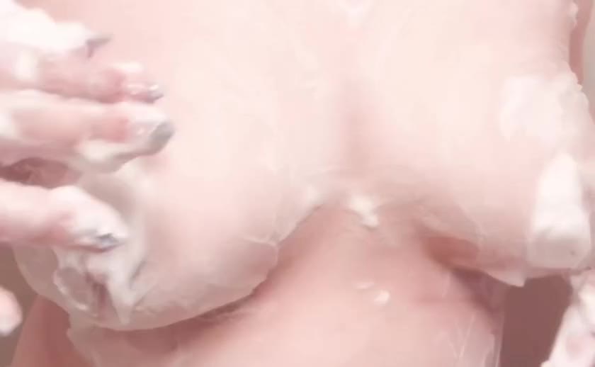 🤍現役女子大生さなちゃんです🤍

たってるビンビンの、見えるかな…？🙈🩷