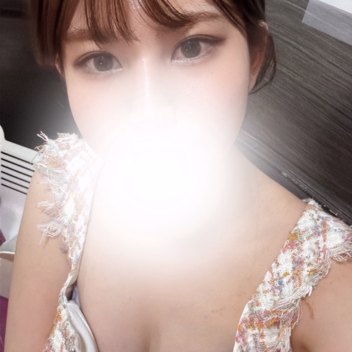 珍しくアップスタイル💇‍♀️

6月始まったねー！！
暑いスタートになったけど、これからは梅雨のジメジメした季節になるね😭

先月休んだ分今月はたくさん出勤するからみんなカルアに会いに来てねー！！💕