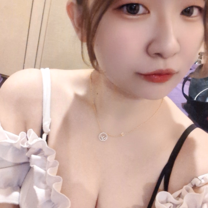 お待ちしてます☺️

ラストまでいます☺️

きぬちゃん宣材変えようかなあ……
悩んでますっ。

しばらく福岡来ないと思うので
4月1日までに会いに来て欲しいです🥲‎

きぬ♡