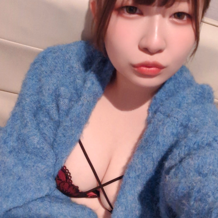 おはよう〜✋

福岡に向かう日まであと5日！

楽しみすぎている☺️️🩵

北海道あるあるなんだけど

部屋暖かくして着てるもの薄いのはあるあるらしいよ(ﾎﾞｿｯ)

わたしも下着の上にカーディガンで生活してる🤣

✦・┈┈┈┈┈┈┈┈┈┈・✦

きぬ ちゃん ヒメチャンネルの新人イベント参加中！

イベントの投稿からフォローしてくれたり
応援のいいね？なんかボタン1日5回押せるらしいので、押して推してください‼️

1位になりたーーーーい！！！！

よろしくお願いします！！

きぬ️🩵