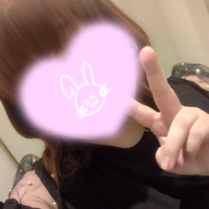本日出勤してます🐰
GＷでも会いに来てくれるかな❓🥺