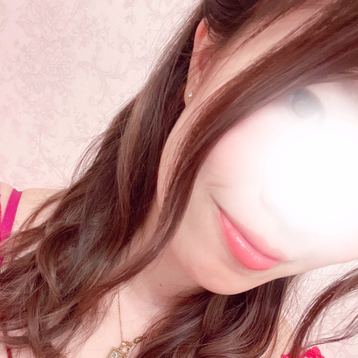 さっきの80分、ゆっくり話してゆっくり触れて、
ちゃんと“時間を使う”って大事だなって思った夜でした。

急がなくていい人、
ちゃんと向き合える人、
そういう時間が好きです。

今夜まだいます。

ロングも歓迎です🛁
静かな時間、一緒に過ごせたらうれしいな。