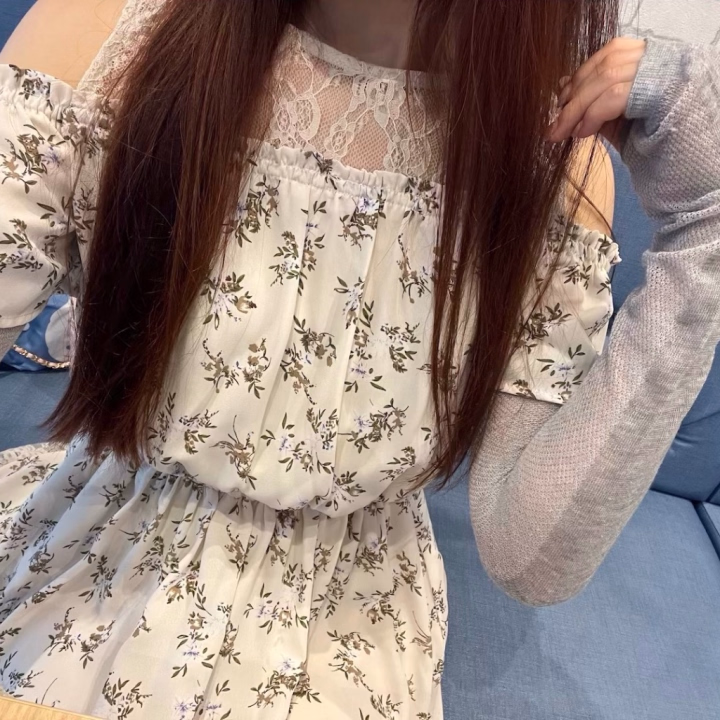 こんにちわ!!

りりかです♡ 

お久しぶりです🙂‍↕️
長らくお休み頂いてすみません🙇‍♂️💦

5月明日の30日と明後日の31日出勤します🙌✨
どちらも15時からお店にいます♡

女の子の日終わったので条件なしでのご案内なります☺️✨️!!

お休み中えちえち全くできなくて…一人でﾑﾗﾑﾗ抑えるの大変だったぁ😞💭💭

5月ももうすぐ終わっちゃうけど、お兄さんと一緒にいっぱいえちえちな事して過ごしたいな💕

お誘いお待ちしてます🍀

今日の写真はお気に入りの私服🫶